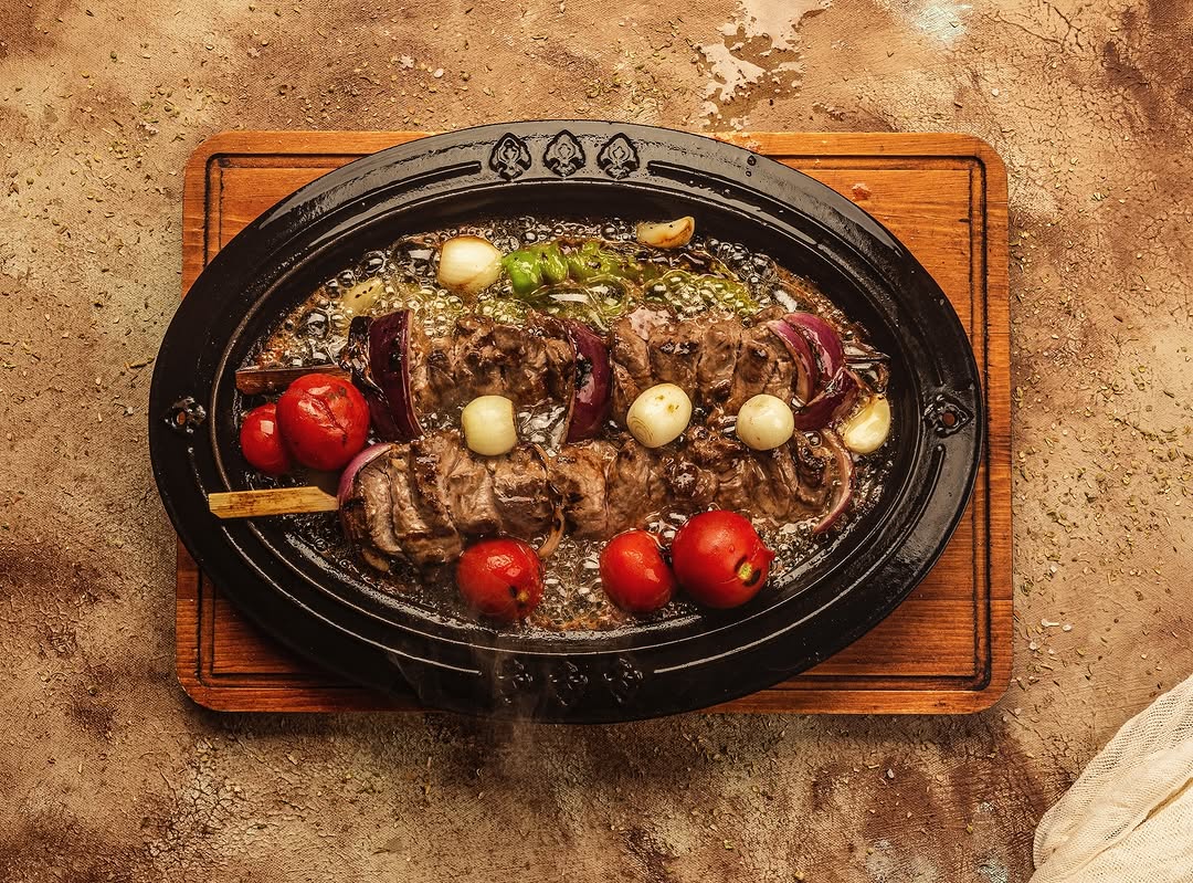 αρνί-σουβλάκια-με-ψητά-λαχανικά